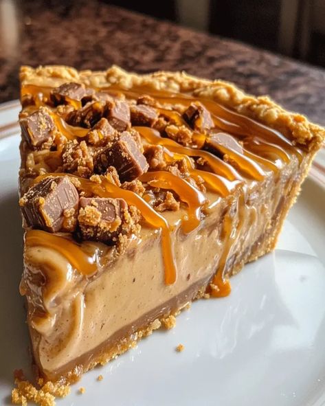 Butterfinger Caramel Crunch Pie – Easy No-Bake Dessert Butterfinger Pie Recipe, Butterfinger Pie, Graham Cracker Pie Crust, Cracker Pie Crust, Graham Cracker Pie, Cracker Pie, Peanut Butter Caramel, Brown Sugar Cakes, Baking Recipes Pie