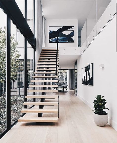 Australia contemporary middle spine staircase with glass railing and black handrail, straight run, black handrail and spine suit villa design well. wood timber treads finish is same as flooring. درج السلم, Interior Design Examples, Escalier Design, Minimal Interior Design, Interior Minimalista, Interior Stairs, Modern Staircase, House Stairs, Minimalism Interior