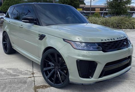 Emerald Green Range Rover, White Range Rover Sport, Green Range Rover, Sage Green Range Rover, Range Rover Green Matte, Lucas Parker, Cream Range Rover, Range Rover Sport Svr, Car Paint Colors