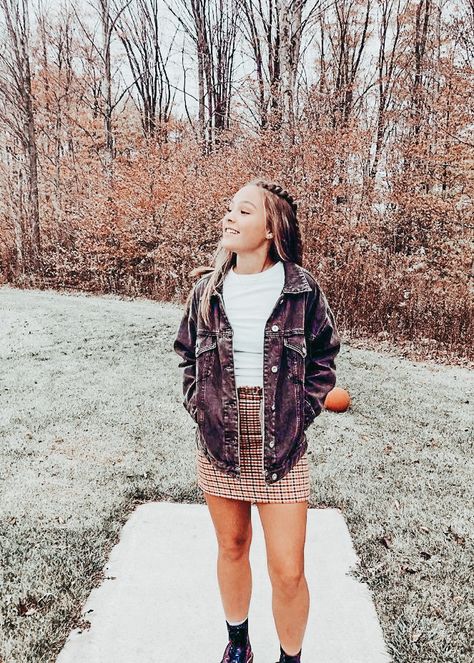 Teen Fall Outfits, Banquet Outfit, Editing Presets, Winter Birthday Outfit, Girls Thanksgiving Outfit, Cute Thanksgiving Outfits, Senior Picture Outfits, Girls Fall Outfits, Fall Dress Outfit