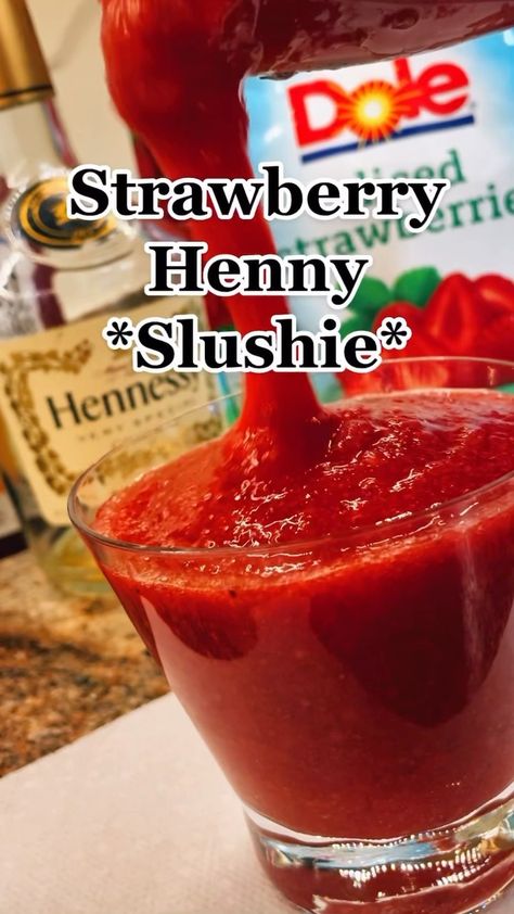 michaelj.oneal on Instagram: *Strawberry Henny Slushie* #strawberryhenny #slushiecocktail #hennessydrink #summerdrinkrecipes #theonealsway #viral #fyp #foryou… Strawberry Henny Recipe, Strawberry Henny, Henny Drinks, Ice Candy Recipe, Strawberry Alcohol Drinks, Slushy Alcohol Drinks, Strawberry Hennessy, Strawberry Drink Recipes, Hennessy Drinks