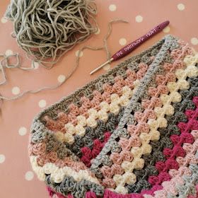 The Patchwork Heart: Granny Stripe Cowl Tutorial Granny Square Snood, Baby Crochet Blanket Free, Cowl Patterns, Granny Stripe, Crochet Cowl Free Pattern, Crochet Artist, Interest Board, Patchwork Heart, Crochet Cowl Pattern