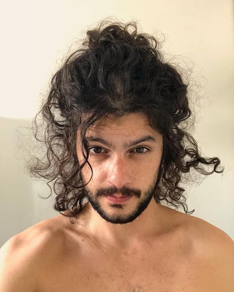 Bun Men, Long Curly Hair Men, Long Face Hairstyles, Corte De Cabelo Masculino, Long Faces, Curly Hair Men, Hair Bun, Hair Reference, Long Hair Styles Men