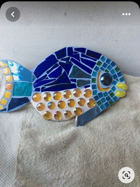 Mosaic Sea Life, Mosaic Workshop, Mosaics Ideas, Animal Mosaic, Fish Mosaic, Easy Mosaic, Pool Mosaic, Mosaic Art Diy, Mosaic Rocks