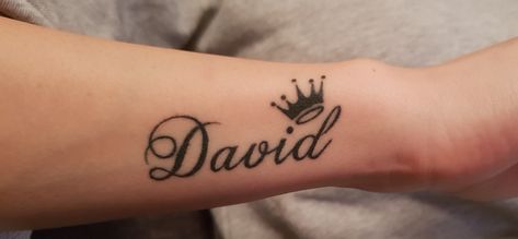 Tattoos Boyfriend, Sons Name Tattoos, Couple Name Tattoos, Boyfriend Name Tattoos, Small Name Tattoo, Tato Nama, Name Tattoo On Hand, David Tattoo, Name Tattoos For Moms