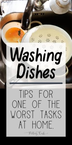 Find out some of the BEST tips for washing dishes! It's a thankless task.... Kitchen Organizing Ideas, Arm And Hammer Super Washing Soda, Hand Wash Dishes, Sink Organization, Kitchen Sink Organization, Diy Cleaning Products Recipes, Cleaning Advice, Dish Rag, Space Saving Kitchen