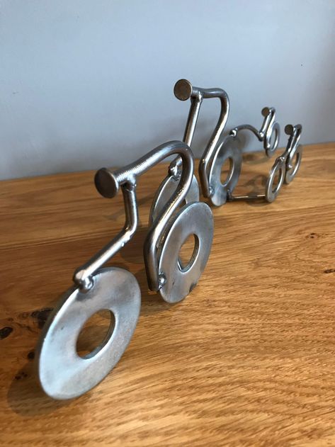 Types Of Metal Art, Metal Art Work, Welded Art, Family Metal, Metal Welding Art, Cycling Gifts, Welding Art Projects, Steel Nails, Metal Welding