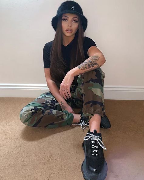 @jesynelson on Instagram: “Av that” Jesy Nelson Outfits, Jessy Nelson, English Singers, Litte Mix, Mix Photo, Taylor Swift Facts, Jesy Nelson, Taylor Swift Red, Taylor Swift Hair