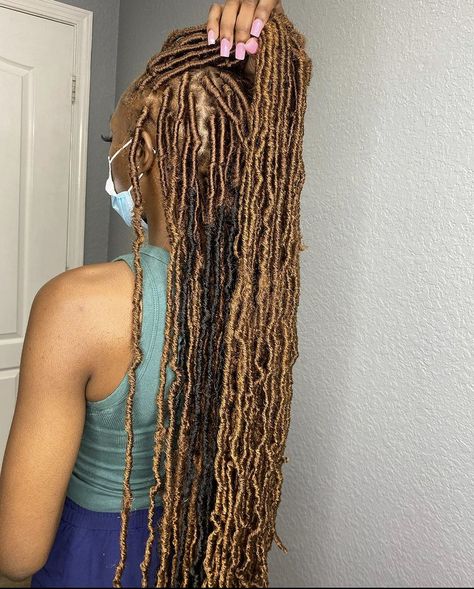 Blonde Soft Locs, Honey Blonde Locs, Protective Styles For Natural Hair Short, Blonde Locs, Soft Twist, Soft Locs, Faux Locs Hairstyles, Braids Hairstyles Pictures, Braided Hairstyles For Teens