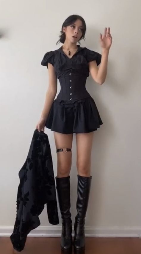 Goth Corset Outfit, Outfit With Corset, Corset Over Dress, Tokyo Outfits, Aesthetic Outfit Ideas, Dark Outfits, Kawaii Fashion Outfits, Goth Dress, Goth Outfits