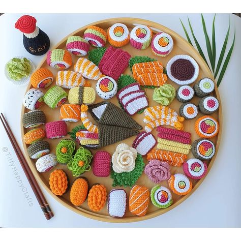 Food Pattern, Confection Au Crochet, Sushi Set, Pola Amigurumi, Toys Diy, Food Patterns, Crochet Food, Fun Crochet Projects, Crochet Instructions