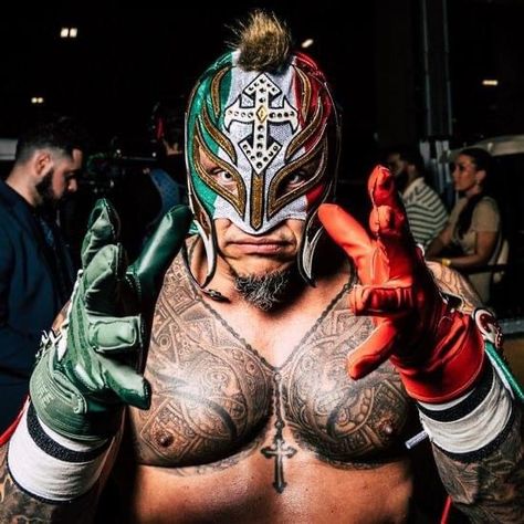 Rey Mysterio 619, Mysterio Wwe, Mexican Wrestler, Wrestling Posters, Wrestling Gear, Rey Mysterio, Eddie Guerrero, Wwe Pictures, Wwe Smackdown