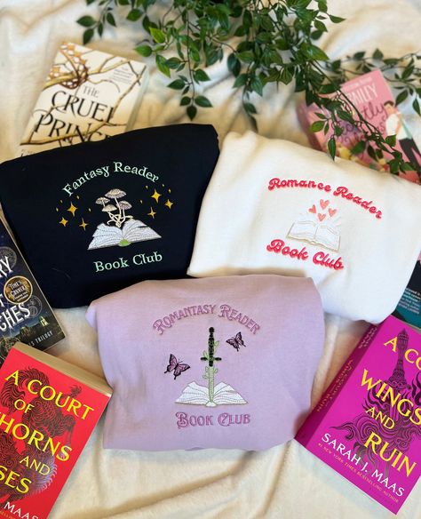 Girly Christmas Gifts, Cowboy Romance, Sweatshirts Quotes, Romance Readers, Comfy Sweatshirt, Fantasy Romance, Cute Sweaters, Book Lovers Gifts, Book Lovers