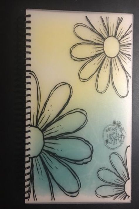 Cover Ideas For Notebooks, Notebook Cover Design Drawing, Sketchbook Art Journal Sketches, Doodle Notebook, Cute Flower Drawing, Journal Decoration, Bible Doodling, Notebook Art, Sketch Books