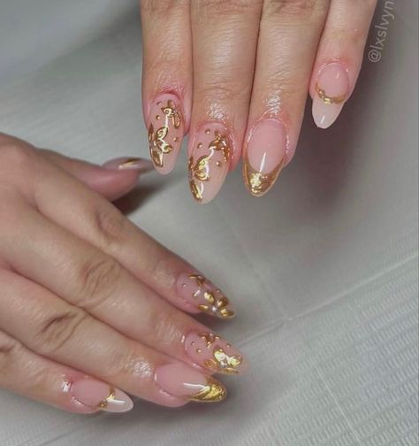 Gold Flower, Gold Flowers, Nail Inspo, Nails, Makeup, Gold, Beauty, Make Up