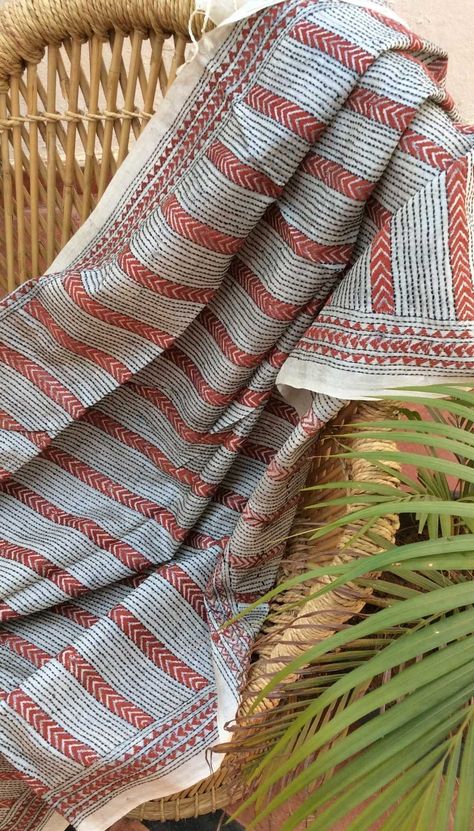 Katha Work Dupatta, Kantha Stitch Dupatta, Traditional Kantha Embroidery Designs, Kantha Work Designs, Kantha Embroidery Motifs Traditional Design, Katha Stitch Saree, Kantha Work Dupatta, Katha Stitch, Kantha Work Sarees