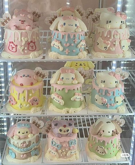 Graduation Arrangements, Hello Kitty Flowers, Sanrio Cake, Sanrio Birthday, Kawaii Ideas, Minimal Cake, Dream Bakery, Hello Kitty Birthday Cake, Hello Kitty Cupcakes