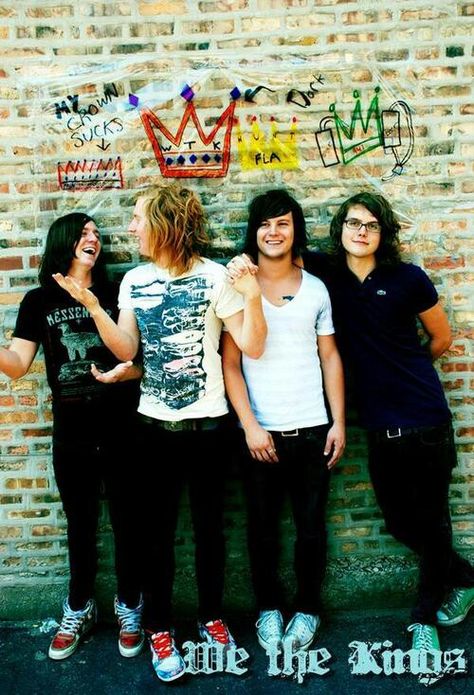 We the kings All 4 One, Ella Enchanted, The Moon And The Stars, We The Kings, King Photo, Stars In The Sky, Music Is My Escape, Falling In Reverse, Warped Tour