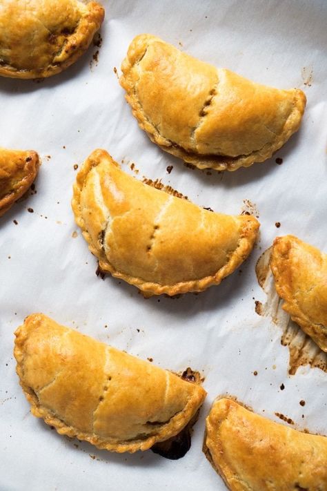 Gluten Free & Keto Empanadas #keto #lowcarb #ketorecipes #ketodiet #empanadas #glutenfree Keto Empanadas, Gluten Free Empanadas, Low Carb Pie Crust, Beef Empanadas Recipe, Cream Cheese Pastry, Keto Beef, Beef Empanadas, Recetas Keto, Empanadas Recipe