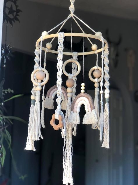 Makramee Mobile Baby, Macrame Mobile Nursery, Makramee Baby, Macrame Baby Mobile, Macrame Mobile, Diy Macrame Projects, Boho Mobile, Macrame Nursery, Pola Macrame