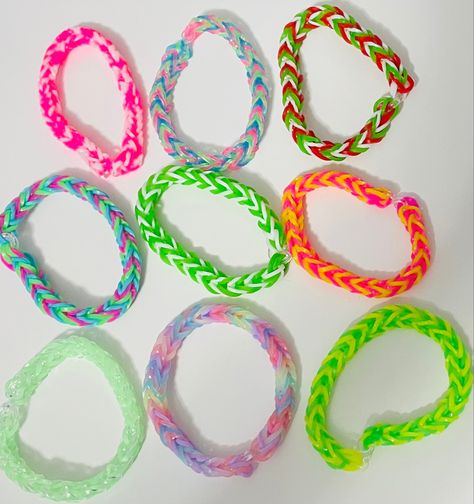 Good Color Combos For Bracelets Rubber Bands, Cute Colors For Rubber Band Bracelets, Loom Bands Color Combos, Cute Rubber Band Bracelets Ideas, Rainbow Loom Fall Bracelets, Loom Bands Color Ideas, Fishtail Loom Bracelet Ideas, Loom Bracelets Color Combos, Bracelet Ideas Rubber Bands