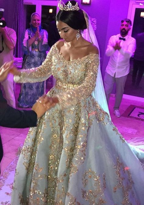 Arab Wedding Dress, Moroccan Wedding Dress, Formal Dresses Short Tight, Formal Dresses Long Elegant, Dresses Long Elegant, Arabic Wedding Dresses, Moroccan Bride, Formal Dresses For Men, Arab Wedding