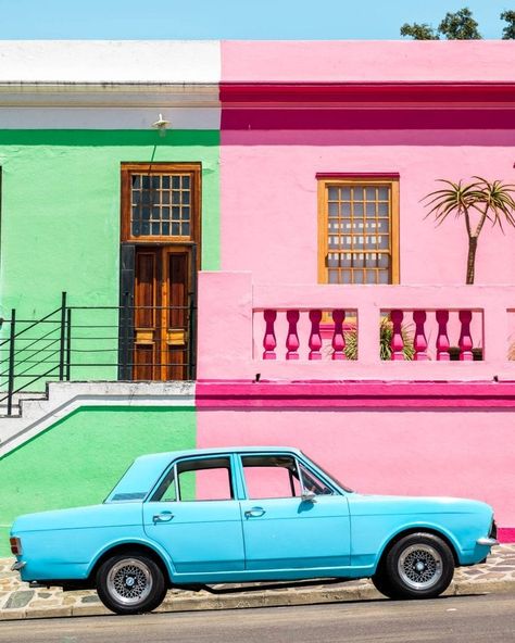 South Africa Bucket List, Cape Town Itinerary, Africa Bucket List, Rooftop Cinema, Bo Kaap, Cape Town Travel, Colorful Places, South Africa Travel, Table Mountain