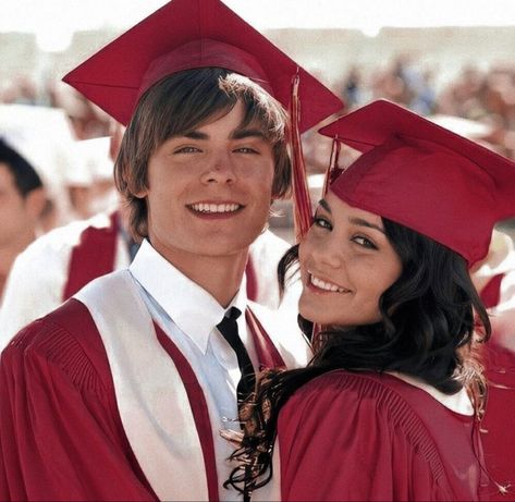 Gabriella High School Musical, Gabriela Montez, Zac Efron Vanessa Hudgens, Movie Duos, Zac And Vanessa, Troy And Gabriella, Zac Efron And Vanessa, High School Musical Cast, Wildcats High School Musical