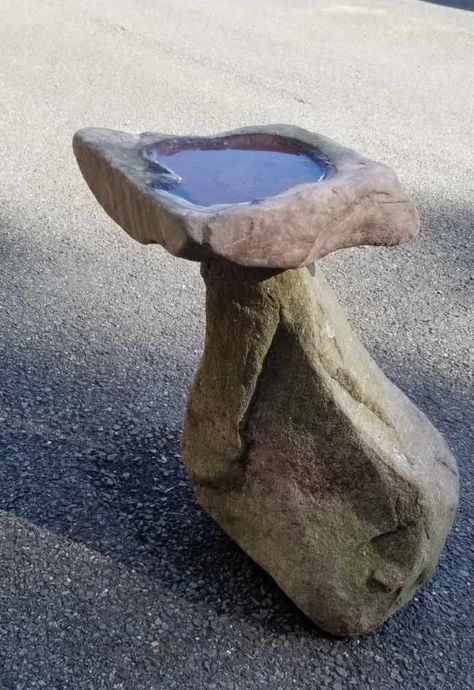 Diy Bird Bath Ideas, Unique Bird Baths, Bird Bath Ideas, Landscaping With Fountains, Stone Bird Baths, Japanese Stone Lanterns, Concrete Bird Bath, Diy Bird Bath, Garden Water Feature