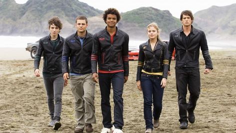 Power Rangers RPM Eka Darville, Call Film, Power Rangers Helmet, Power Rangers Rpm, Rose Mciver, Saban's Power Rangers, New Power Rangers, All Power Rangers, Hip Pads