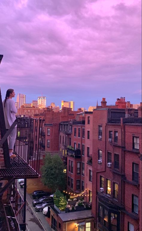 Boston Sunset, Rooftop Vibes, Massachusetts Aesthetic, Summer Golden Hour, Boston Aesthetic, City Rooftop, Boston Apartment, Sky Pic, New York Brooklyn