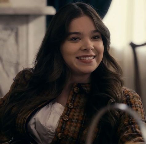 Halie Steinfeld, Emily Dickinson Hailee Steinfeld, Emily Dickinson Aesthetic, Dickinson Aesthetic, Hailee Steinfeld Dickinson, Hailee Steinfeld Icons, Dickinson Series, Emily Dickson, Mike Chang