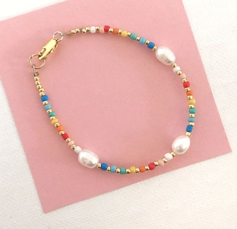 Mixed Beads Necklace, Anting Manik, Gold Pearl Bracelet, Rainbow Pearl, Beaded Necklace Diy, Rainbow Jewelry, Beads Bracelet Design, Handmade Wire Jewelry, Beaded Bracelets Diy