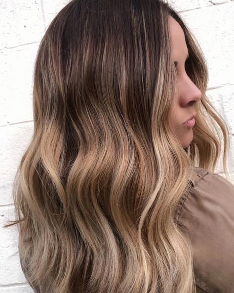 Baltimore Hairstylist & MUA on Instagram: “Sometimes you can have it all! Deep rich brunette base with golden tones and pops of beige blonde. I’m in 💗 . . . . #styledbydebbe…” Sandy Hair Color, Bayalage Hair, Hair Bobs, Brown And Blonde, Beige Blond, Highlight Ideas, Hair Fair, Rich Brunette, Bronde Hair