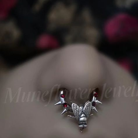 Unique Handcrafted Piercing Jewelry on Instagram: "10g 10mm titanium clicker with deep-red stones, spikes, and fly theme

85usd 🖤" Red Septum Piercing, Piercings Cartilage, Ear Piercings Cartilage, Red Stones, Septum Piercing, Red Stone, Piercing Jewelry, Deep Red, Ear Piercings