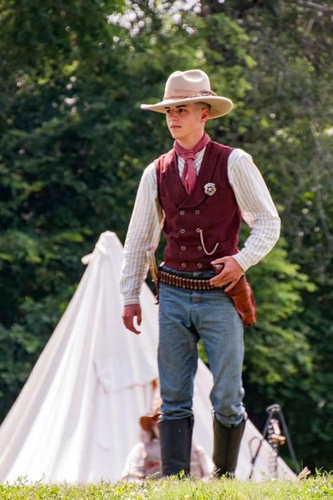 1800s Cowboy Fashion, Old Western Outfits Mens, Western Formal Outfits Men, Old Western Outfits, Western Outfits Mens, Western Gunslinger, Gunslinger Art, Western Gunslinger Art, Wild West Outfits