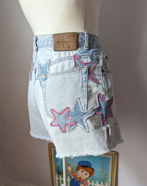 Diy Denim Shorts, Denim Stars, Patchwork Star, Reworked Jeans, Reworked Clothes, Reworked Clothing, Star Shorts, Reworked Denim, Patchwork Clothes