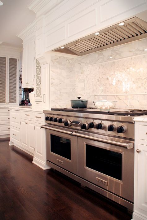 The Classic White Kitchen Deconstructed - Sub-Zero and Wolf Kitchen Photo Gallery Kitchen Hood Ideas, White Kitchen Traditional, Kitchen Vent, Classic White Kitchen, Hood Design, Kitchen Hoods, Kitchen Gallery, Classic Kitchen, White Kitchen Design