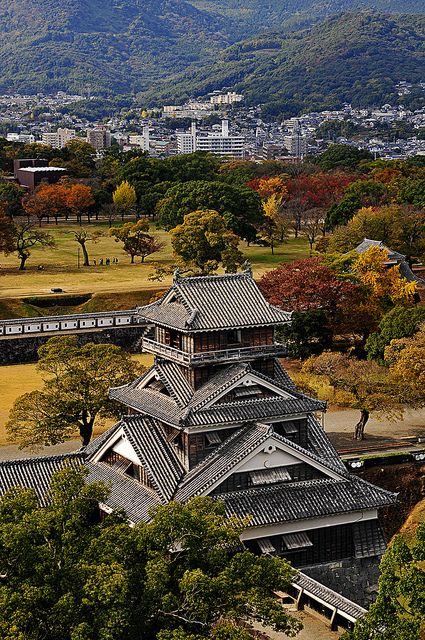 Ancient Buildings Architecture, Kumamoto Castle, Japanese Castles, Japan Nature, Japanese Castle, Asian Architecture, Japanese Warrior, Kumamoto, Bus Ride