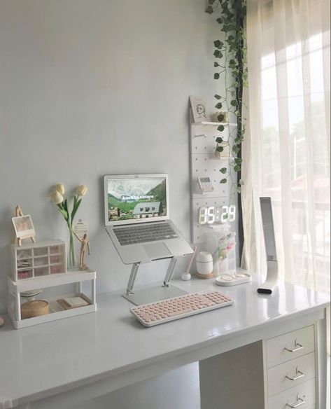 Study Lighting Ideas Home Office, Aesthetic Study Area Bedroom, Desk Lighting Ideas Study Areas, Grey Desk Aesthetic, Grey Desk Ideas, Desk Background Ideas, Grey Study Table, Study Area Aesthetic, Long Study Table