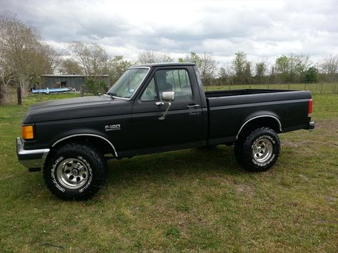 Ford Trucks For Sale, Ford Diesel, Custom Cars Paint, Old Ford Trucks, Classic Ford Trucks, Ford 4x4, Lifted Chevy Trucks, Ford F Series, Ford Pickup Trucks