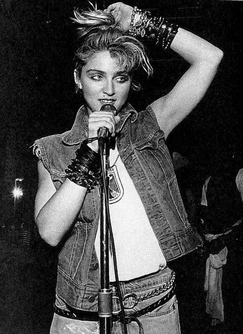 Madonna 70s, Singing Aesthetic, Madonna Images, Madonna Rare, Madonna Fashion, Madonna Looks, Madonna Pictures, 80s Trends, Madonna 80s