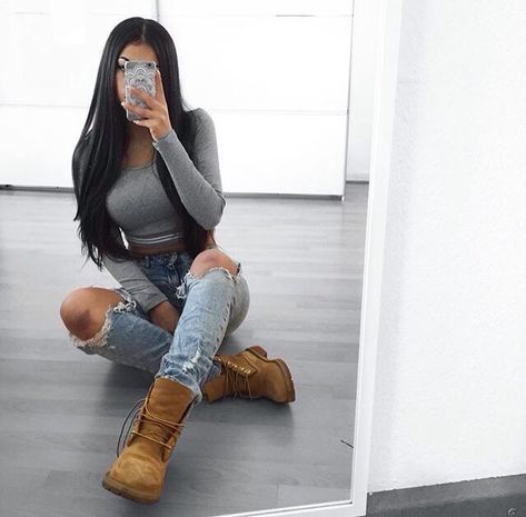 Timberland Boots Outfit, Timberland Outfits, Pastel Outfit, Timberlands, Outfit Trends, Swag Outfits, Baddie Outfits, Boots Outfit, Fall Winter Outfits