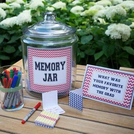 60 Amazing Graduation Party Ideas for Guys - The Complete 2021 Guide Diy Graduation Party, Boys High School Graduation Party, Outdoor Graduation Parties, Boy Graduation, Graduation Party High, Graduation Tables, Graduation Party Diy, Memory Jar, 8th Grade Graduation