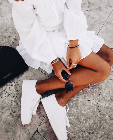 Fest Outfits, 90's Fashion, Mode Inspo, Inspiration Mode, Mode Vintage, Mode Inspiration, Spring Summer Outfits, Outfits Casuales, White Sneakers