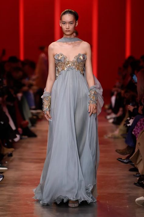 Elie Saab Couture Spring 2024 [PHOTOS] Cloth Inspiration, Ball Inspiration, Glamorous Evening Dresses, Ss 2024, Elie Saab Couture, Spring Couture, Evening Dresses For Weddings, Event Outfit, فستان سهرة