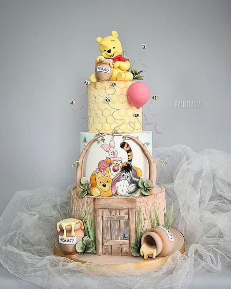 Little Pooh🍯🐻🍯 #winniethepooh #winniepoohcake #disneycake | Instagram Winnie The Pooh Decor, Pooh Cake, Winnie The Pooh Cake, Winnie The Pooh Themes, Pooh Birthday, Baby Birthday Themes, Baby Shower Theme Decorations, Disney Baby Shower, Winnie The Pooh Birthday