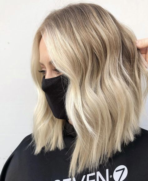 Keaton Oaks Hair, Long Blonde Bobs, Blonde Natural, Lived In Creamy Blonde, Midi Blonde Hair, Medium Blonde Balayage, Dimensional Blonde Bob, Long Aline Bob, Long Blonde Bob