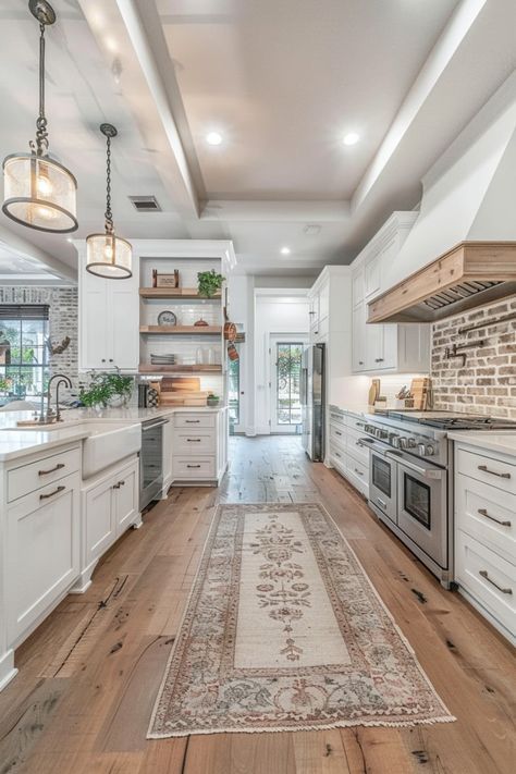 Cute Farmhouse Interior Design, Farmhouse Kitchen With White Appliances, Classy Farmhouse Decor, Fancy Kitchen Ideas, Farmhouse Sink Ideas, Remodeled Farmhouse, Rustic House Decor, Farmhouse Exterior Ideas, Farmhouse Design Ideas