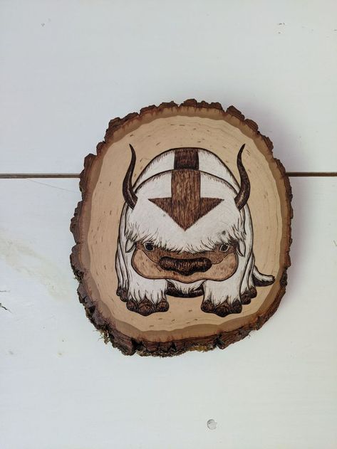 Appa Avatar, Woodburning Ideas, Laser Projects, Woodburning Projects, Avatar The Last Airbender Art, Wood Disc, Carving Art, Pallet Painting, Wood Burning Art